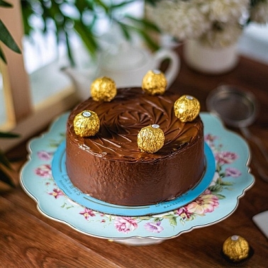 2.5lbs Ferrero Rocher Cake Layersbakeshop