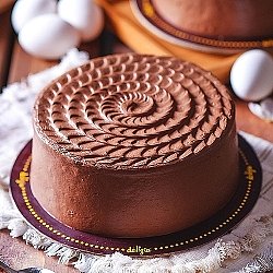 2.5lbs Milky Malt Cake from Delizia